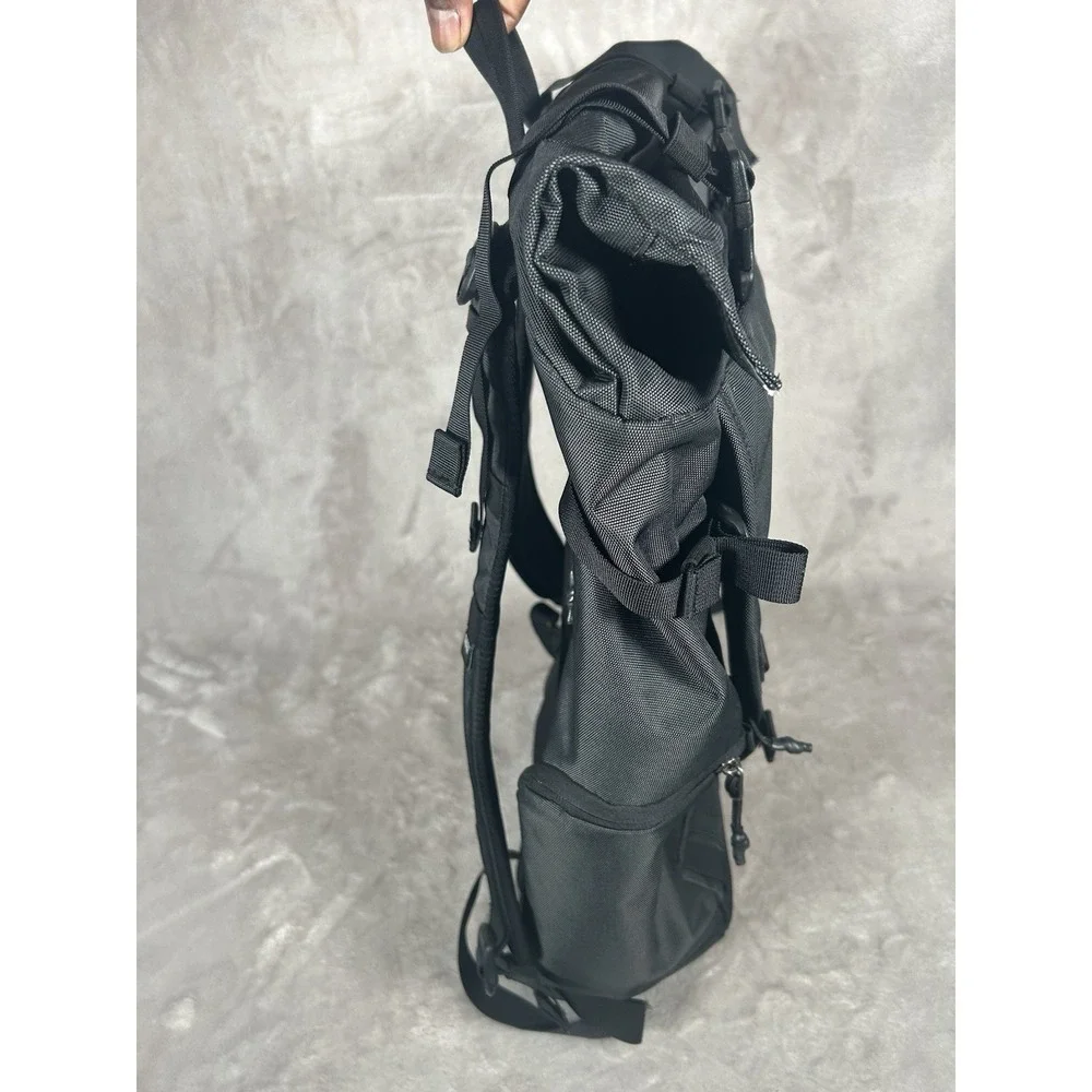 Thule Covert DSLR Rolltop Backpack Dark Shadow/Black 32L Mirrorless Macbook